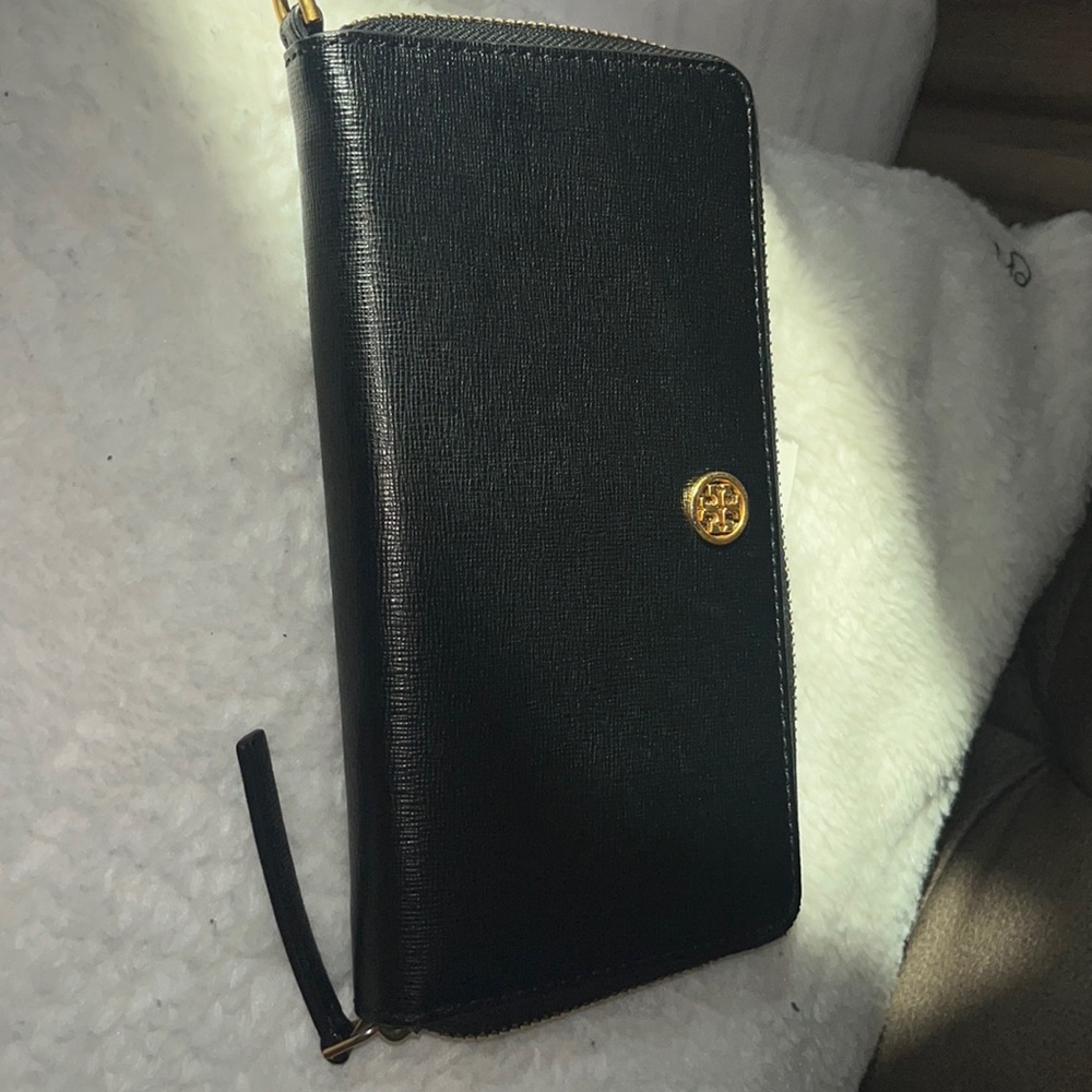 Tory Burch wallet